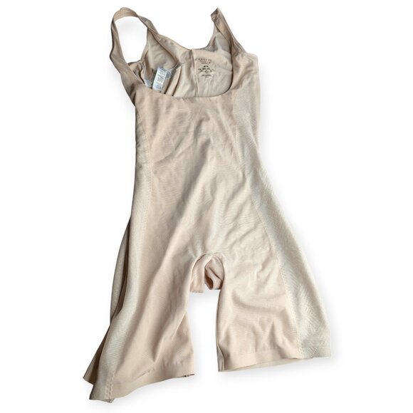 Assets Red Hot Label by Spanx Beige Shapewear Open Bust Bodysuit Size Medium - Picture 1 of 13